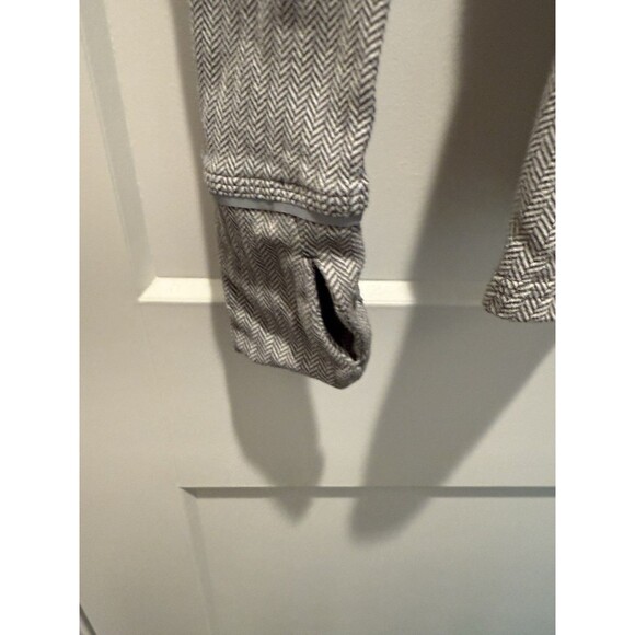 Lululemon Kanto Catch Me 1/2 Zip Heathered Herringbone Gray White LS Top Sz 2 - Picture 4 of 8